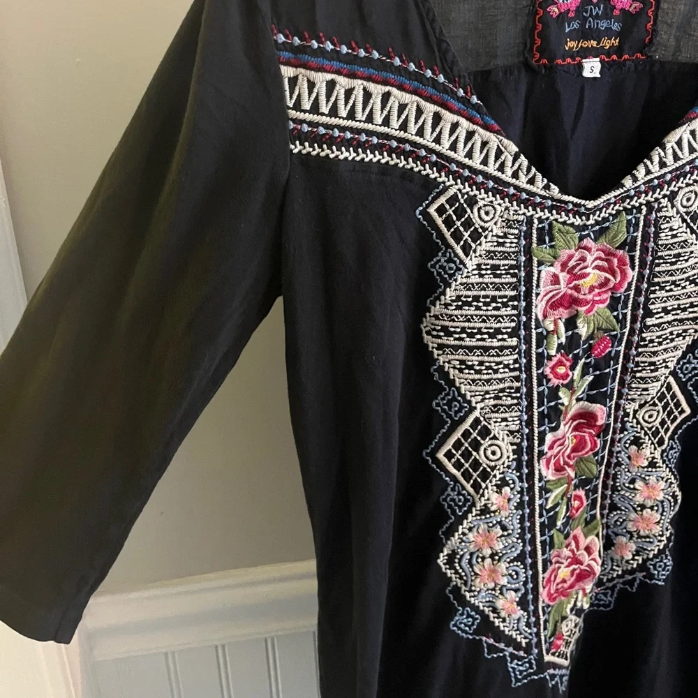 Johnny Was JW Los Angeles Embroidered Tunic Top, Small, Black